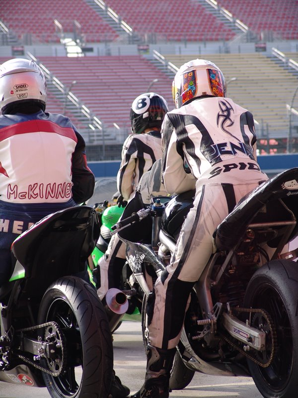girls_go_out1_med Kristi & Jenn head out for Women's Superstock at California Speedway.