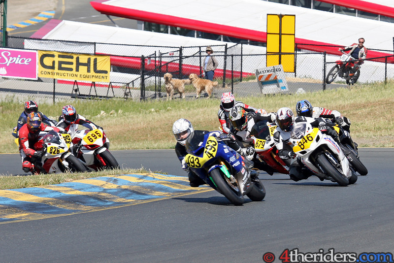 holeshotlina "Holeshot-lina" Moreda taking the holeshot in Clubman Middleweight